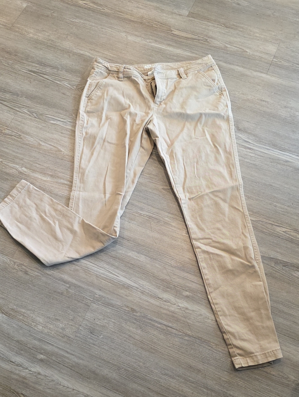 Old Navy Straight Legged Khaki Pants